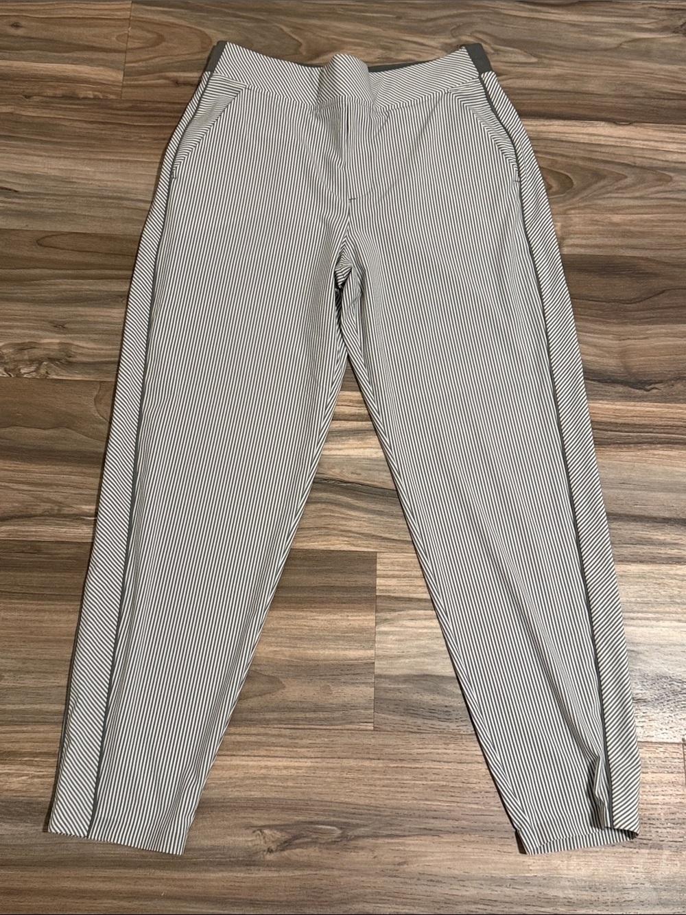 ATHLETA Brooklyn Ankle City Stripe Pants Women's Sz. 8 Gray White Elastic Waist
